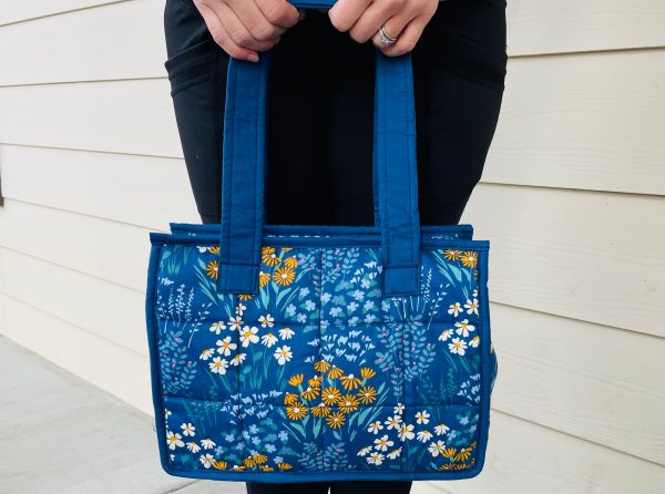 Blue floral 3x4 Tote Online Hot Sale