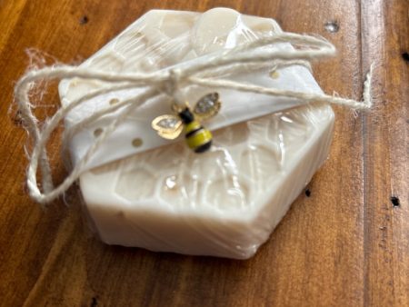 Handmade Oatmeal, Organic Honey, Vitamin E, and Goat Milk Soap – Natural Skincare for Sensitive Skin Cheap